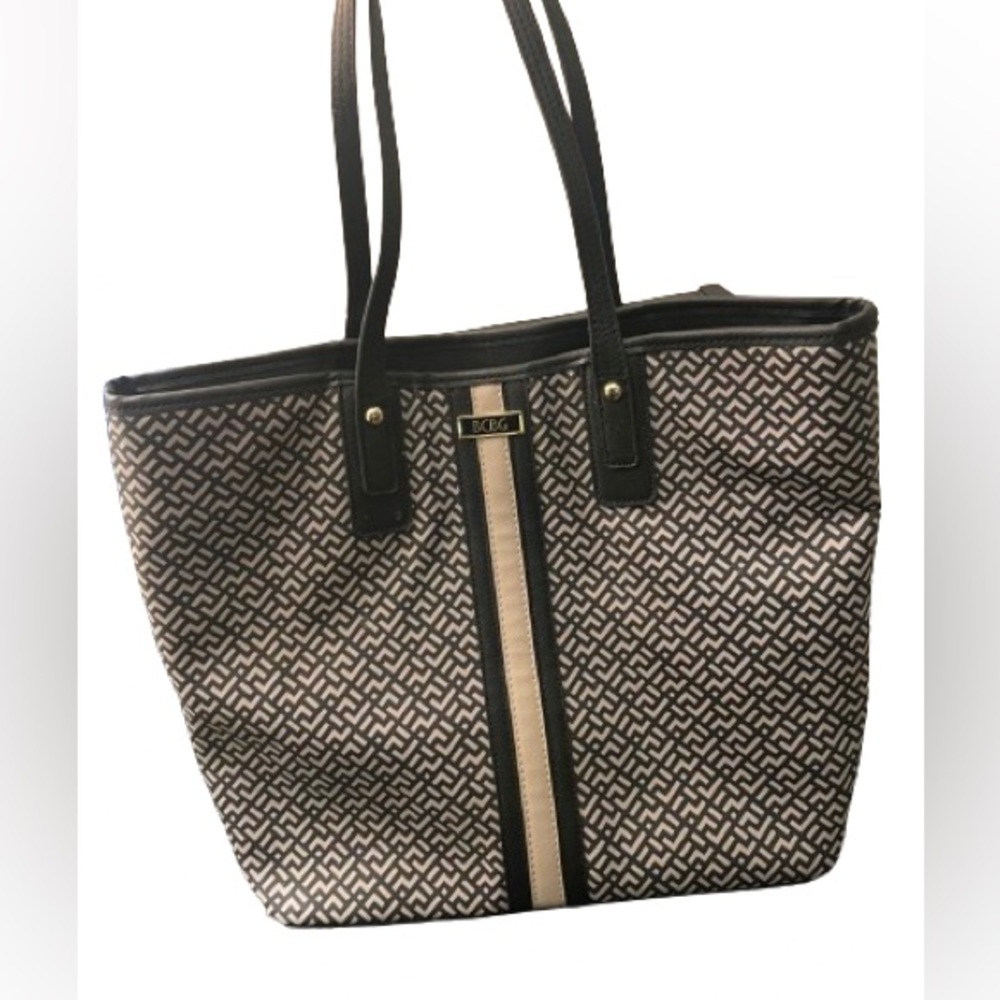 BCBG LARGE TOTE PURSE